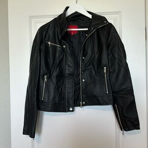 GUESS leather Women’s Jacket. Size M